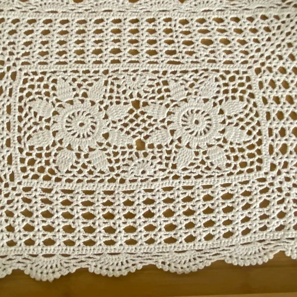 Vintage Handmade Crochet Lace Floral Rectangle Placemat 17x11in Cotton Scalloped